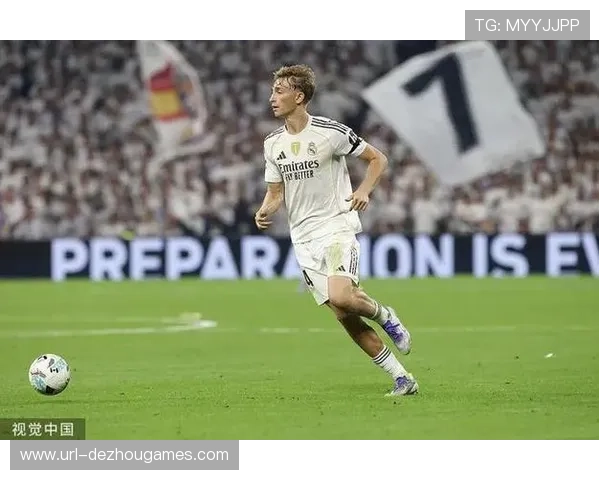 皇马变阵三后卫效果不佳,险平升班马 皇马变阵三后卫效果不佳,险平升班马