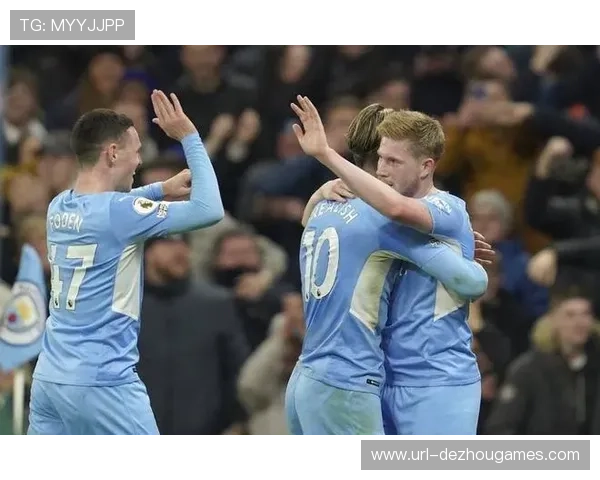 朗斯凭借最佳防守与高效反击体系登顶半程冠军。