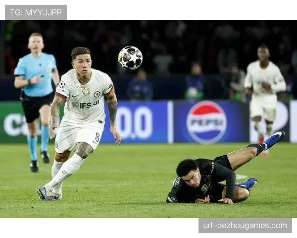 官方:巴黎圣日耳曼与年轻中场埃梅里完成续约至2030年